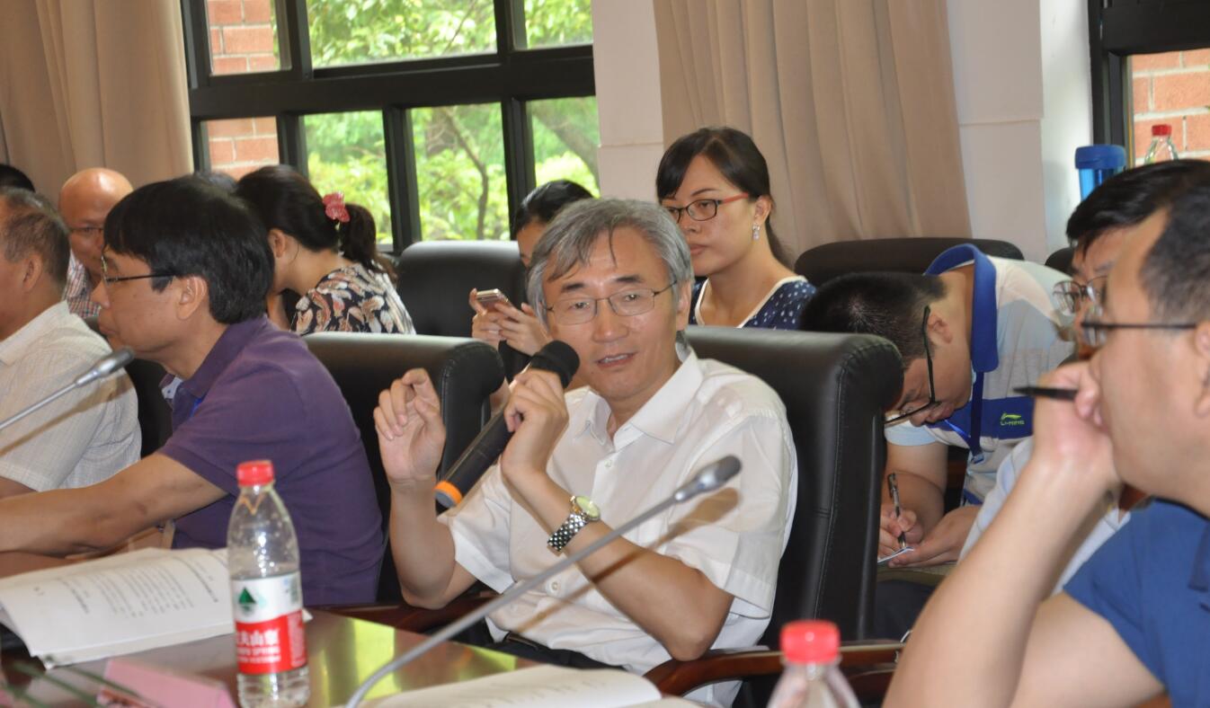 《语言科学》主编杨亦鸣